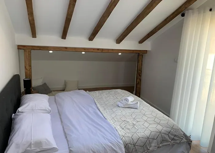 Noah\'S Attic - Apartment Hotel In Korce